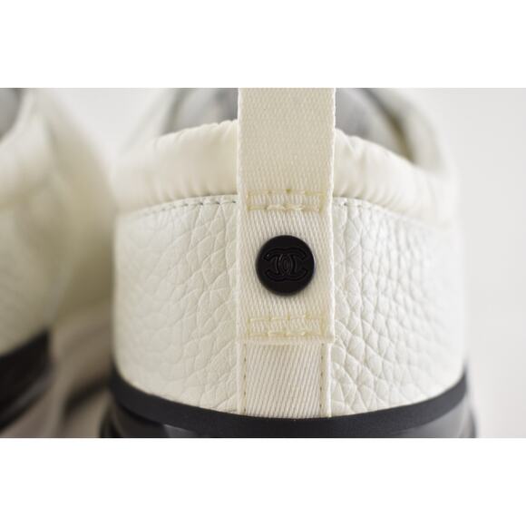 Chanel 21S Mens White Black Leather CC Logo Lace Low Top Trainer Sneaker 44 11 - Picture 13 of 14